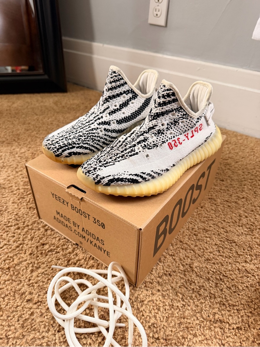 YEEZY Boost 350 V2 Zebra